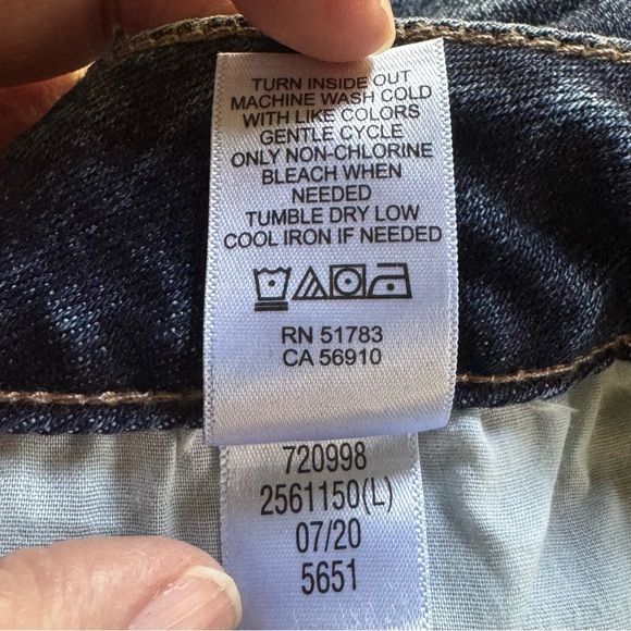 Maurice’s High Rise Wm’s Dark Wash Jeans Straight Leg Lt Distressing Sz 10L - Picture 13 of 13